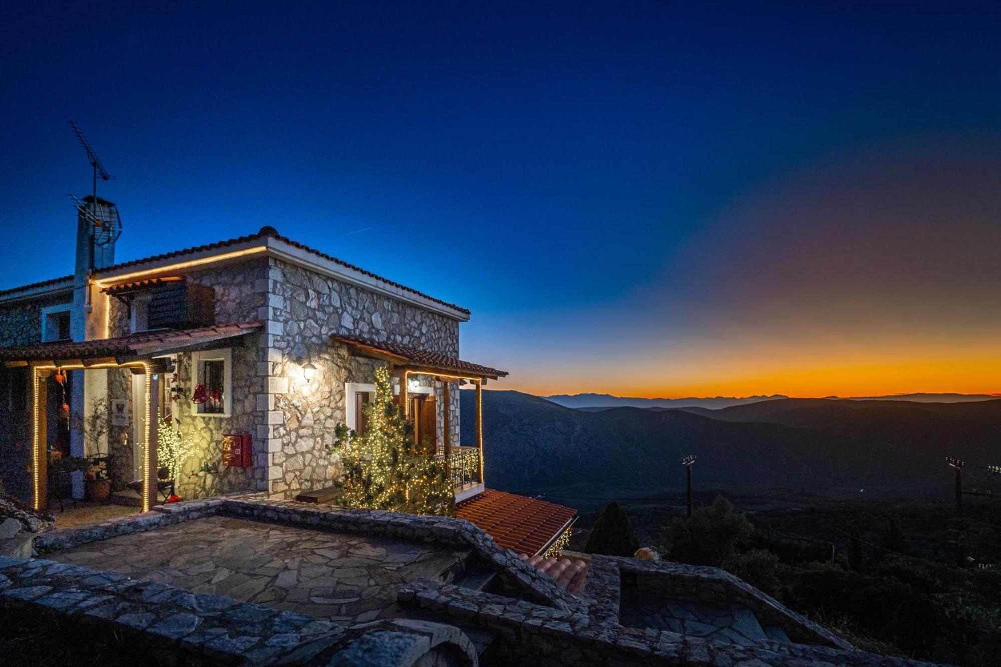 Rock Dandy Deluxe Chalet In Arachova - Delphi, Sauna, Prv Parking, Amazing View Zewnętrze zdjęcie